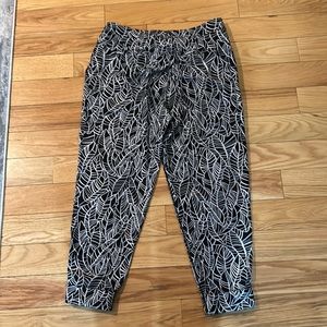 Lululemon Jet Crop-Pretty palm Black Angel